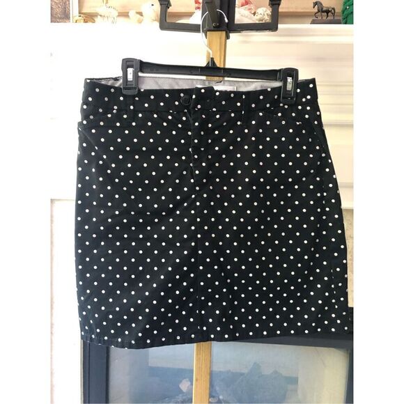 Croft & Barrow Women’s Stretch Black With White Polka Dot Design Short Skirt Siz - Picture 1 of 5